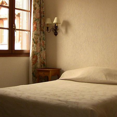 Logis Hotel Auberge Des Potiers Jouy-le-Potier Ruang foto